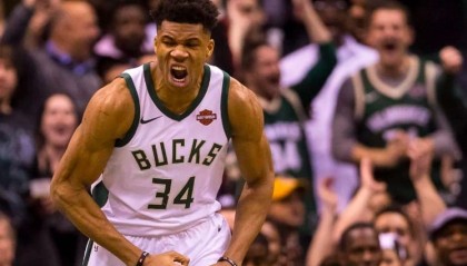 88.9万美元！, 科比24号首战球衣拍卖, 06年仅售1万美元